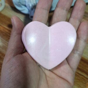 jabón artesanal de coco o de su preferencia en forma de corazón