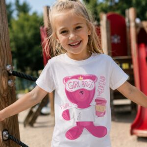 Camiseta moderna para chicas con estilo seguro de sí mismas.