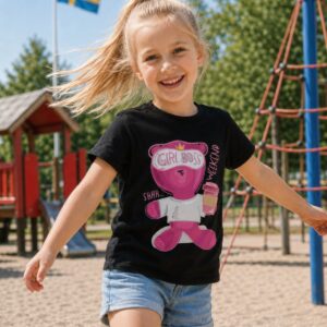 Camiseta moderna para chicas con estilo seguro de sí mismas.